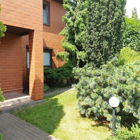 Ochota Forest Guest House Warschau Buitenkant foto
