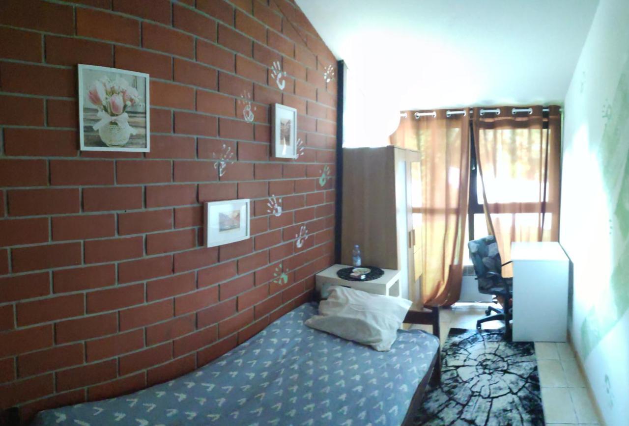 Ochota Forest Guest House Warschau Buitenkant foto