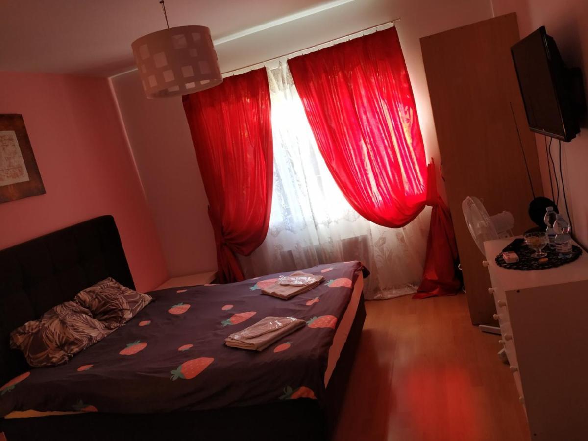Ochota Forest Guest House Warschau Buitenkant foto