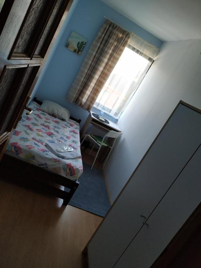 Ochota Forest Guest House Warschau Buitenkant foto